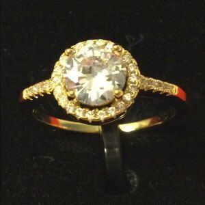 NWT Peermont Sz 9 round "diamond" ring Halo ringed goldtone